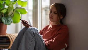 A woman suffering from anxious attachment style.