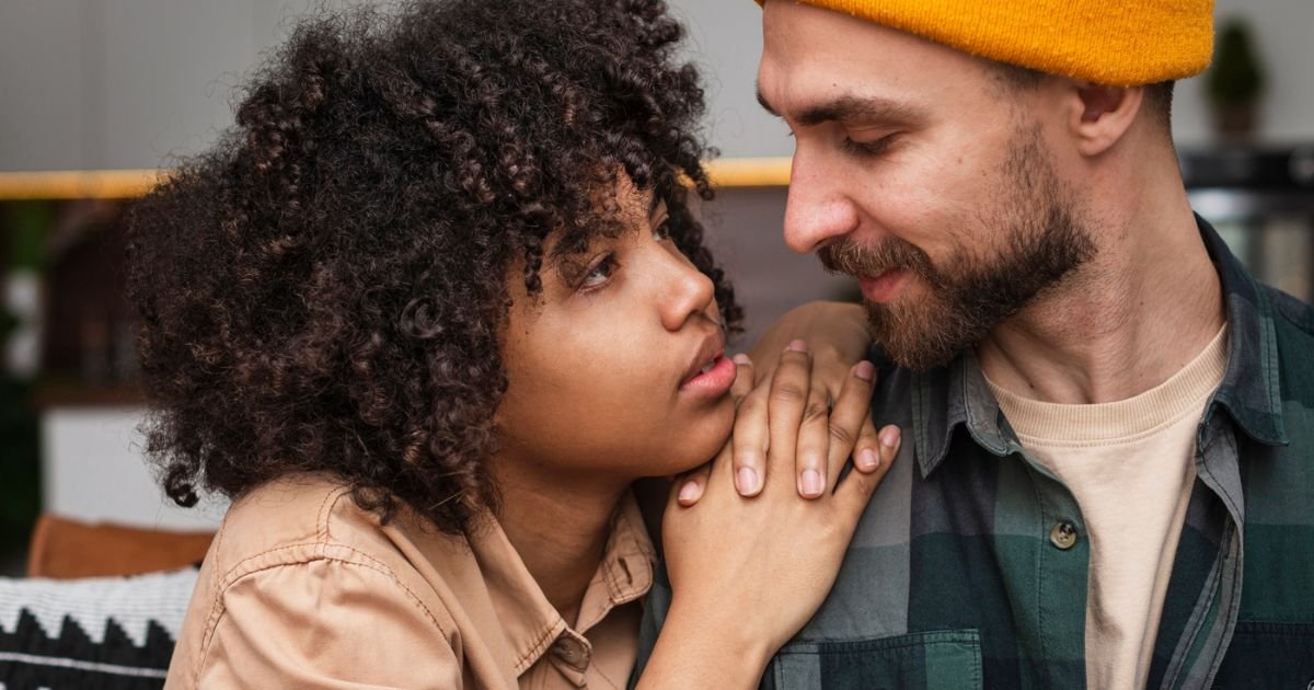 You are currently viewing What Are the Signs of Love in a Man? (8 Ways to Tell He Truly Loves You)